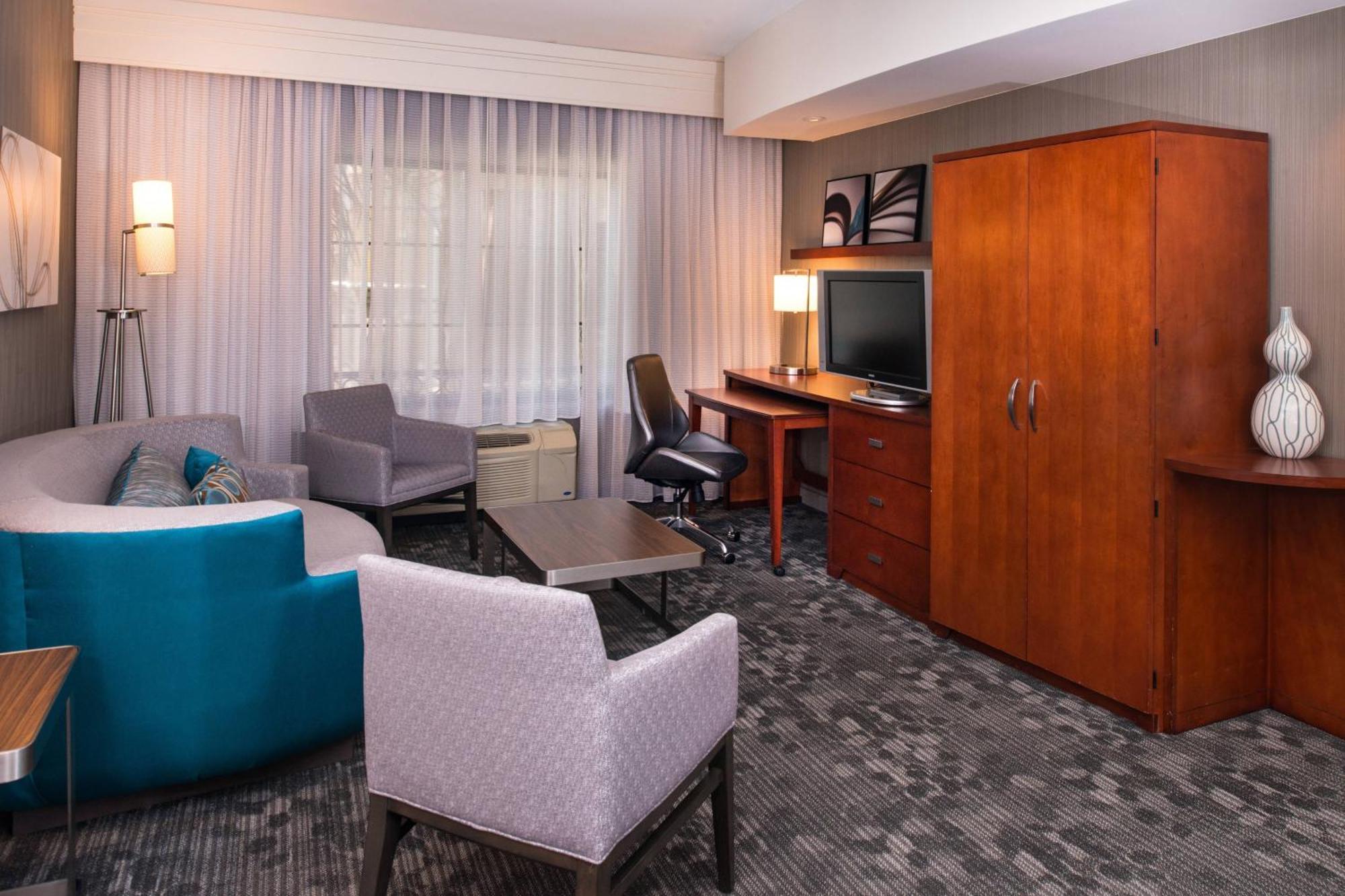 Courtyard By Marriott San Luis Obispo Hotel Exterior photo