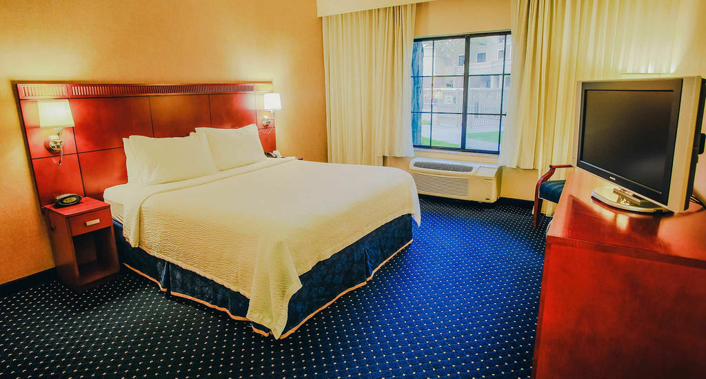 Courtyard By Marriott San Luis Obispo Hotel Exterior photo