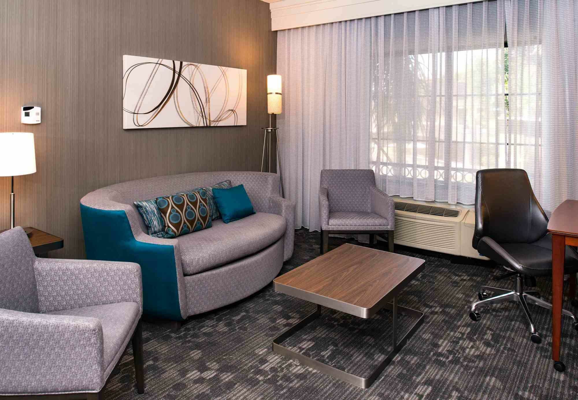 Courtyard By Marriott San Luis Obispo Hotel Exterior photo
