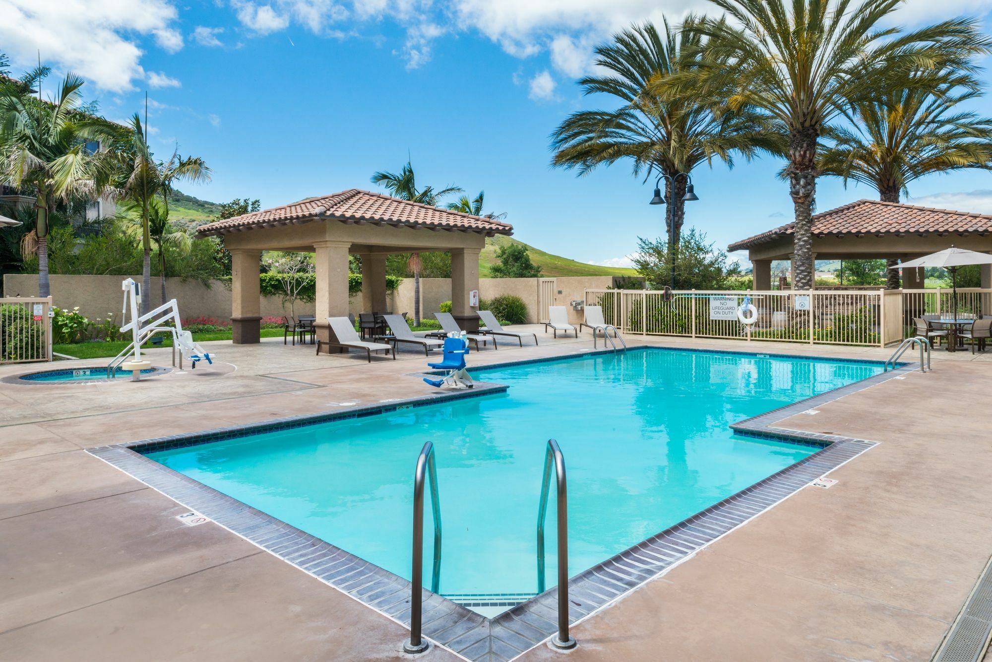 Courtyard By Marriott San Luis Obispo Hotel Exterior photo